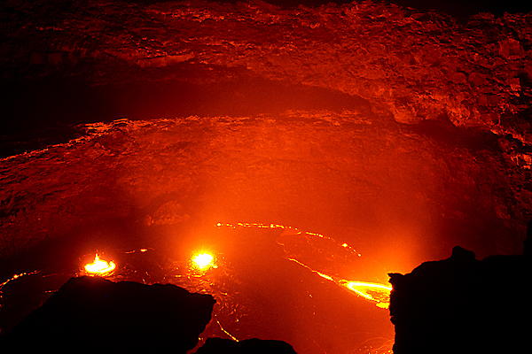 Blick in den Vulkanschlot des Erta Alé - Äthiopien 2009 - (C)2009 by Hermann-Josef Bergmann