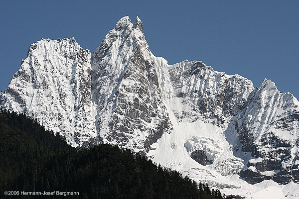 Schneeberge am Draksum-Tso-See - Tibet 2006 - (C)2006 by Hermann-Josef Bergmann